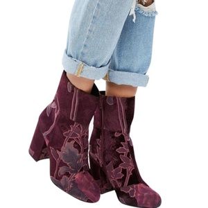 NWOT Steve Madden Goldie Burgundy Floral Bootie